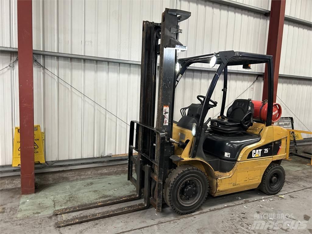 CAT GP25N LPG'li forkliftler
