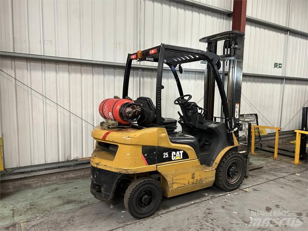 CAT GP25N LPG'li forkliftler