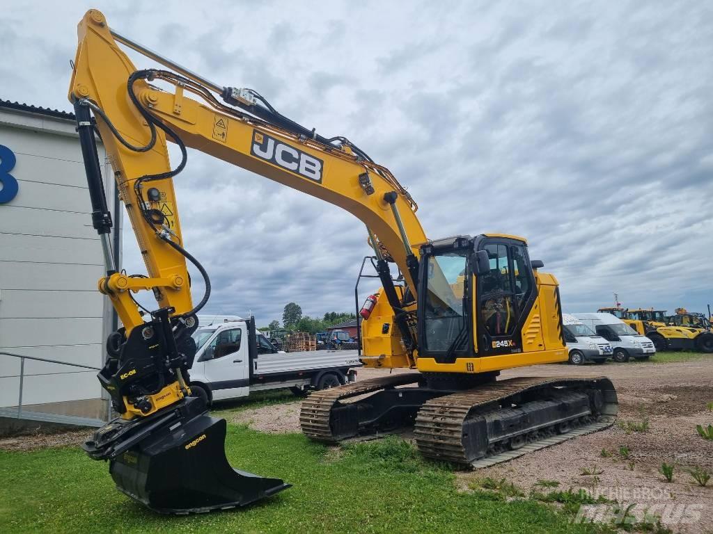 JCB 245 XR Paletli ekskavatörler