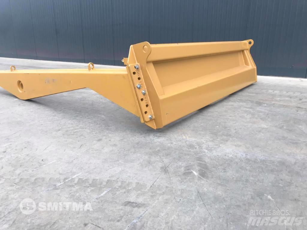 CAT 725 Arka kapaklar