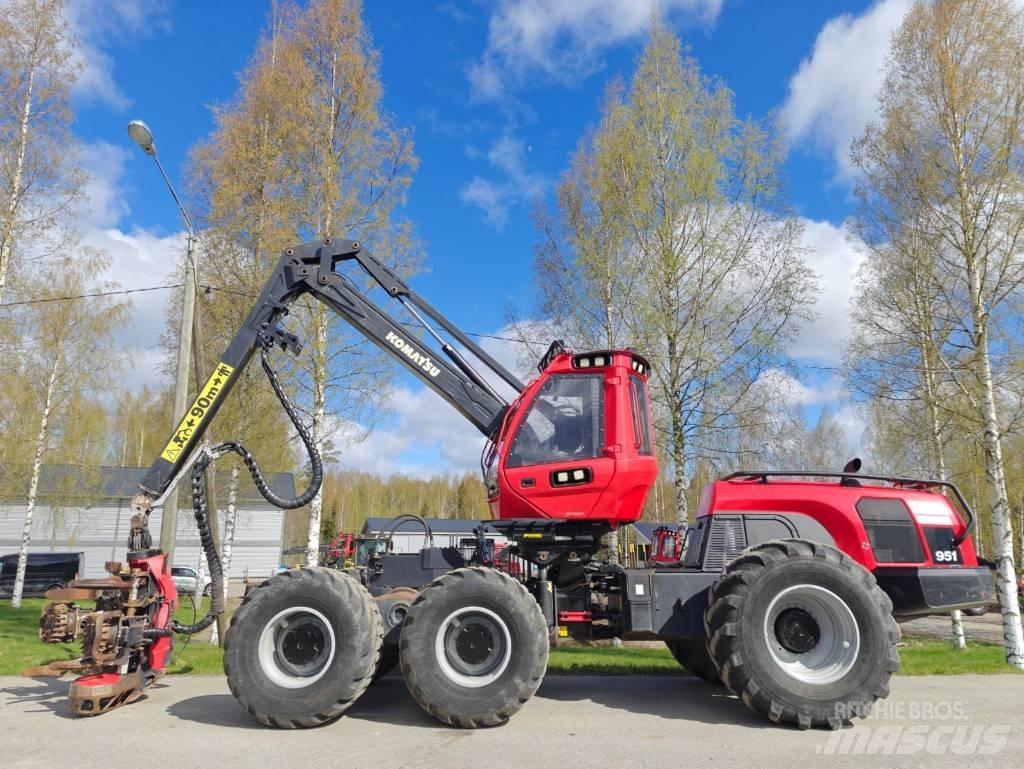 Komatsu 951 Biçerdöverler