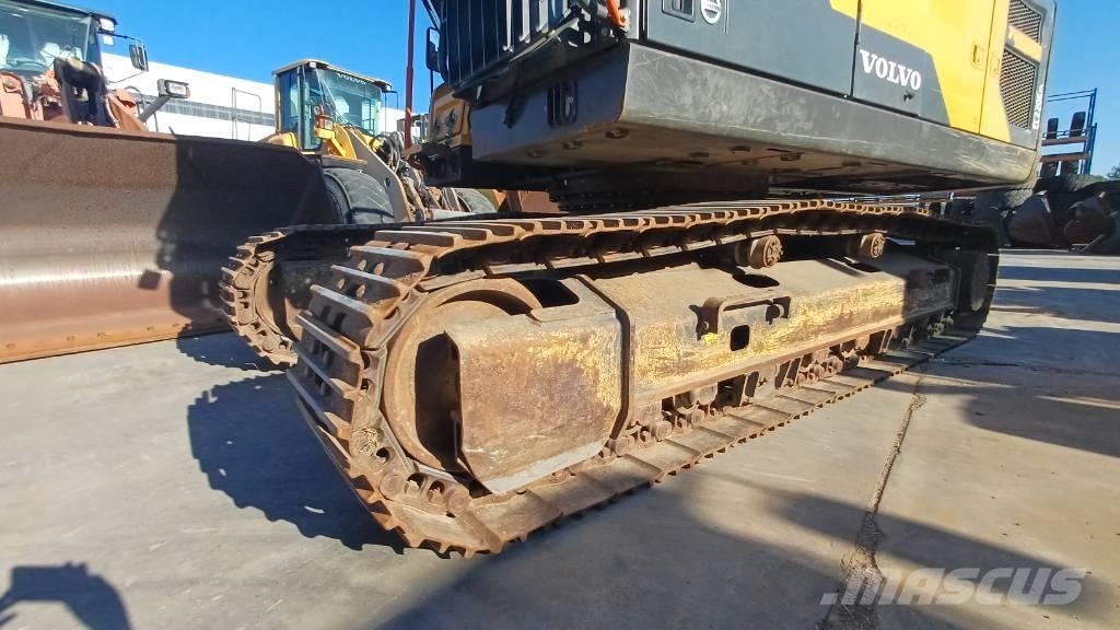 Volvo EC 220 E Paletli ekskavatörler