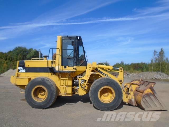 Komatsu WA 250 Tekerlekli yükleyiciler