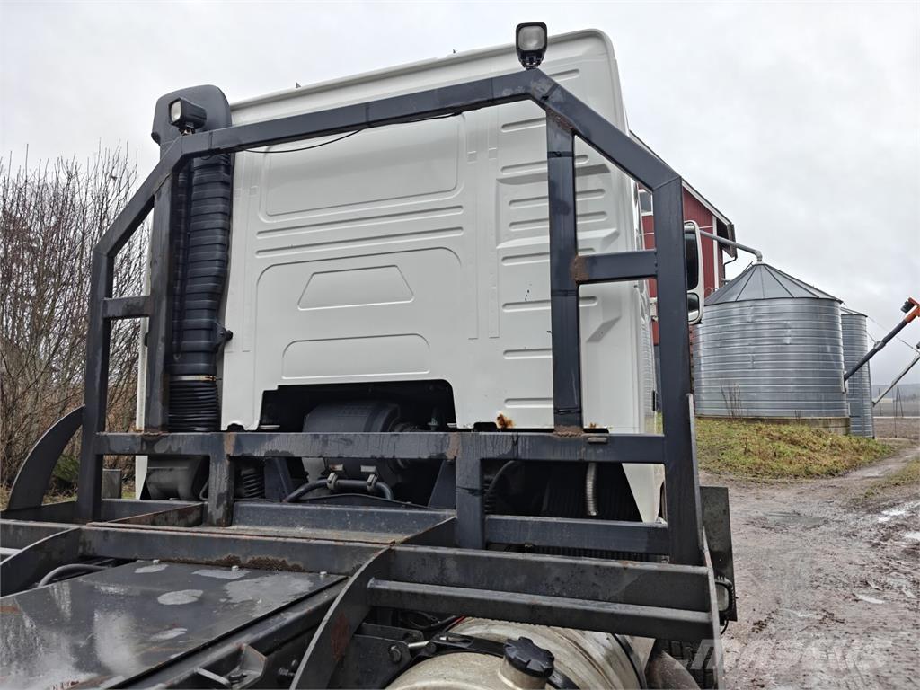 Volvo FH 12 Orman makinesi taşıma kamyonları