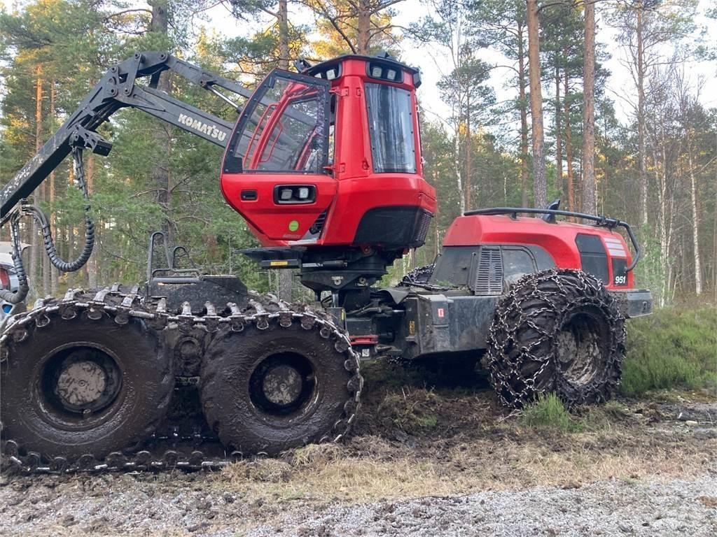 Komatsu 951 Biçerdöverler