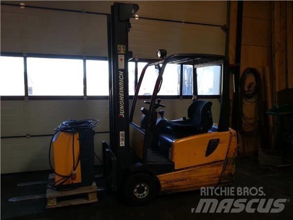 Jungheinrich EFG216K Elektrikli forkliftler