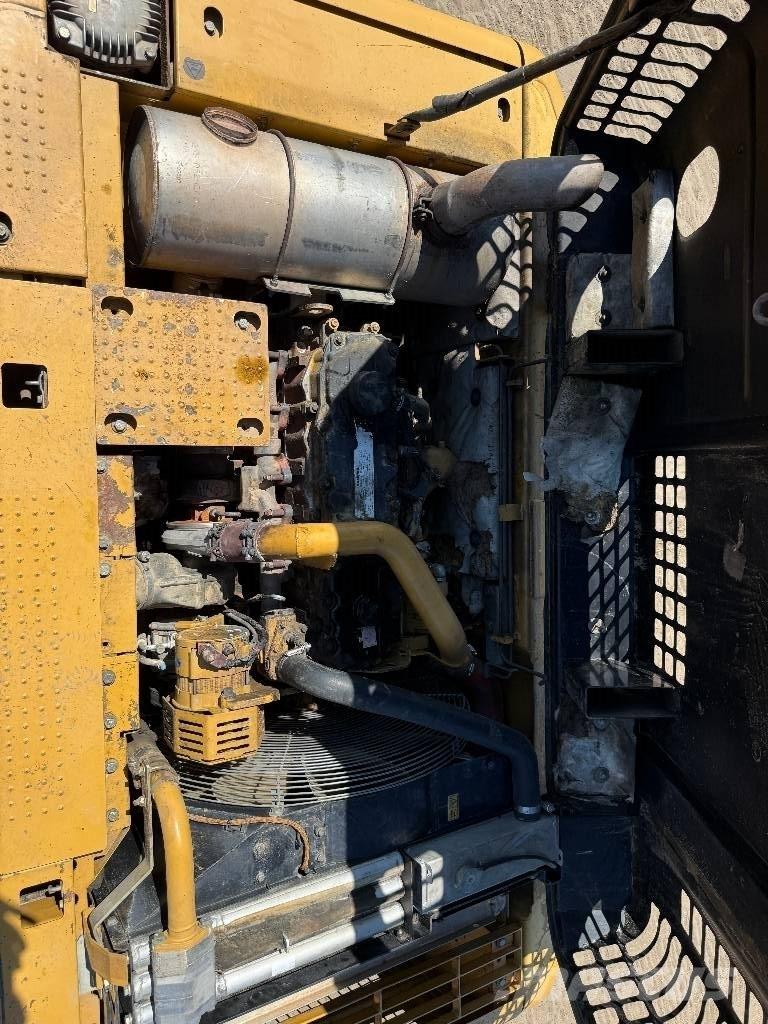 CAT 324 D Paletli ekskavatörler