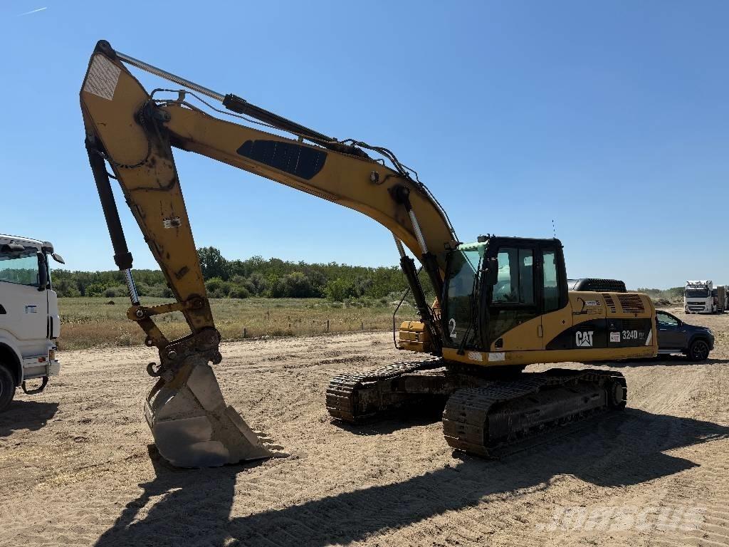 CAT 324 D Paletli ekskavatörler