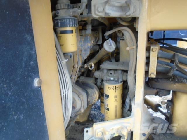 CAT CB 634 C Çift tamburlu silindirler