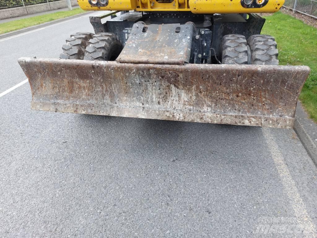 Komatsu PW148-11 Lastik tekerli ekskavatörler