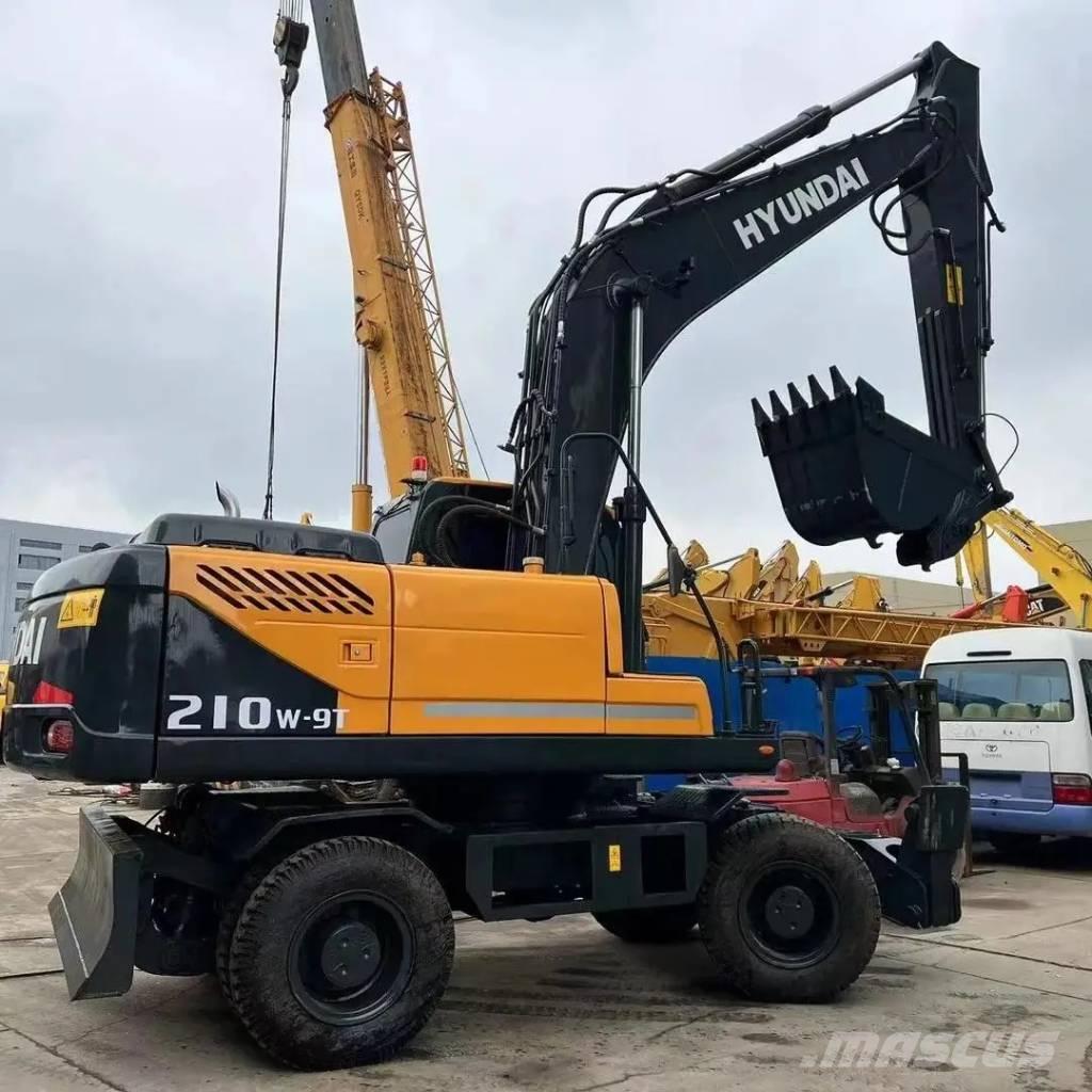 Hyundai R210W-9 Lastik tekerli ekskavatörler