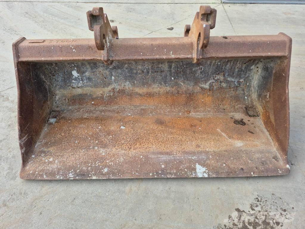 Pladdet kofferbak Kovalar