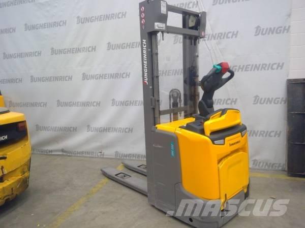 Jungheinrich ERC 212 Akülü depo ekipmanları