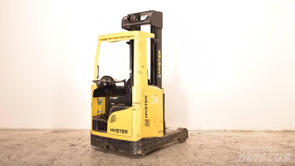 Hyster R 1.4 Reach truck - depo içi istif araçları
