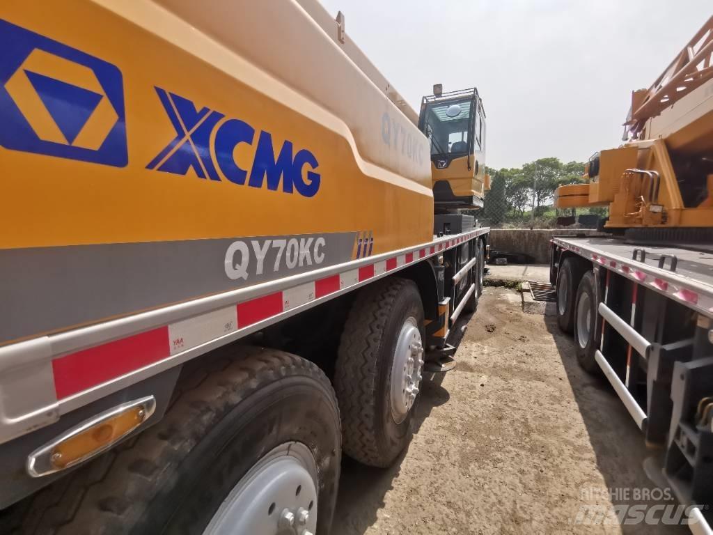 Xcentric QY70KC Yol-Arazi Tipi Vinçler (AT)