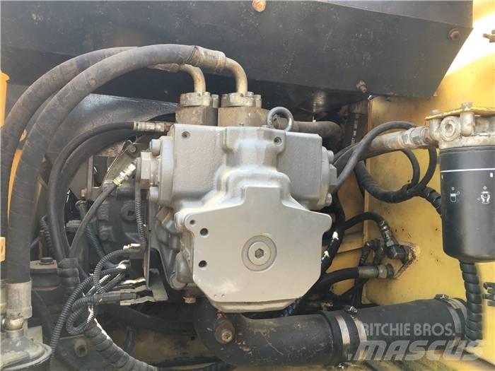 Komatsu PC 200-7 Paletli ekskavatörler