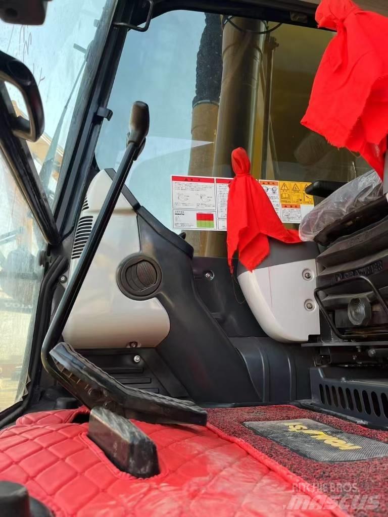 Komatsu 240 LC-8 Paletli ekskavatörler