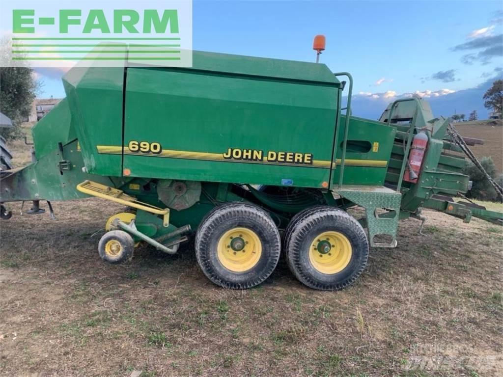 John Deere 690 Küp balya makinalari