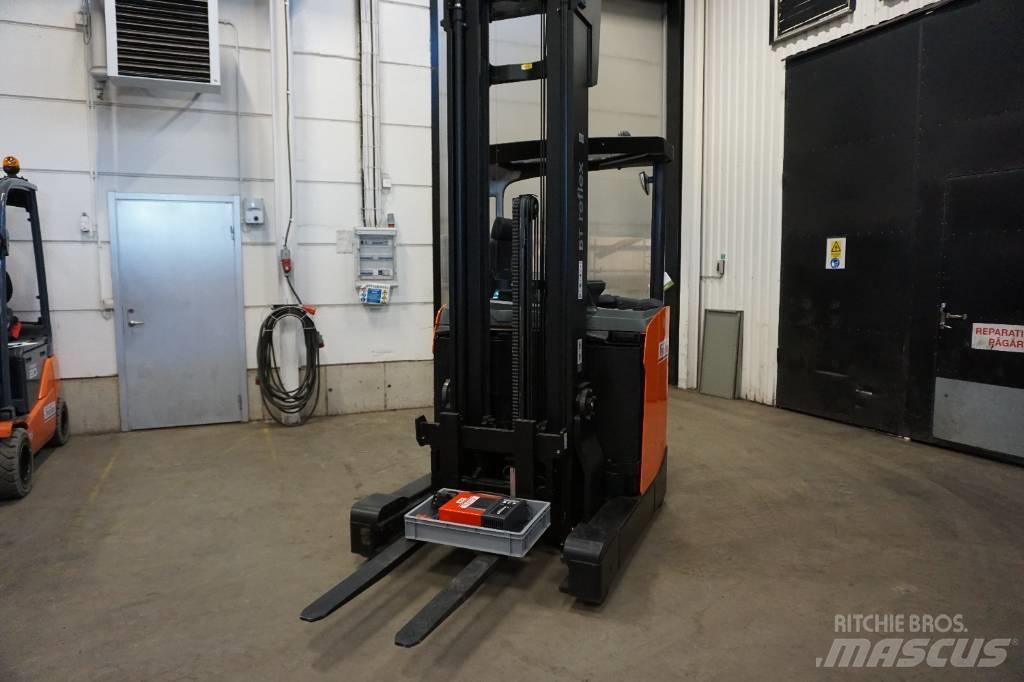 Toyota RRE140HE Reach truck - depo içi istif araçları