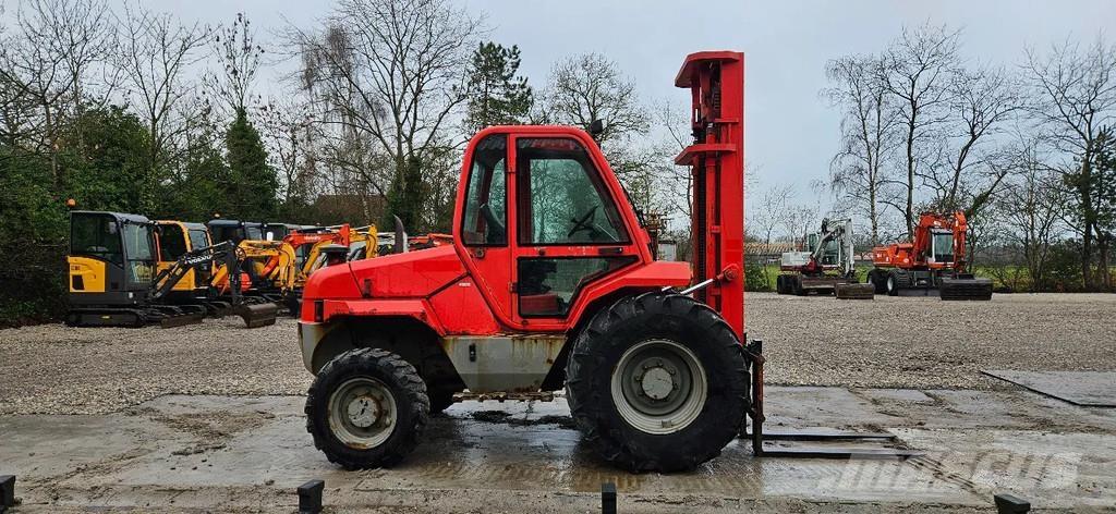 Manitou M26-4 t Arazi tipi forklift