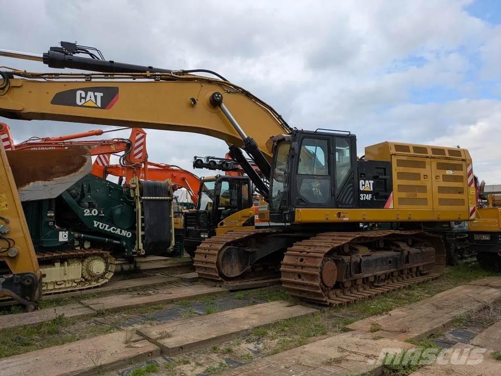 CAT 374F Paletli ekskavatörler