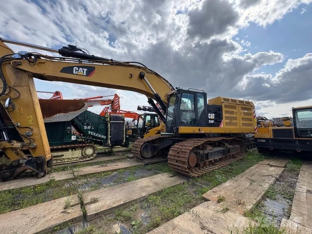 CAT 374F Paletli ekskavatörler