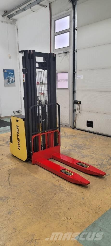 Hyster S 1.4 AC Akülü depo ekipmanları