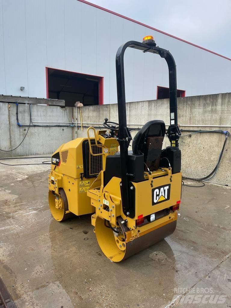 CAT CB 1.7 Çift tamburlu silindirler