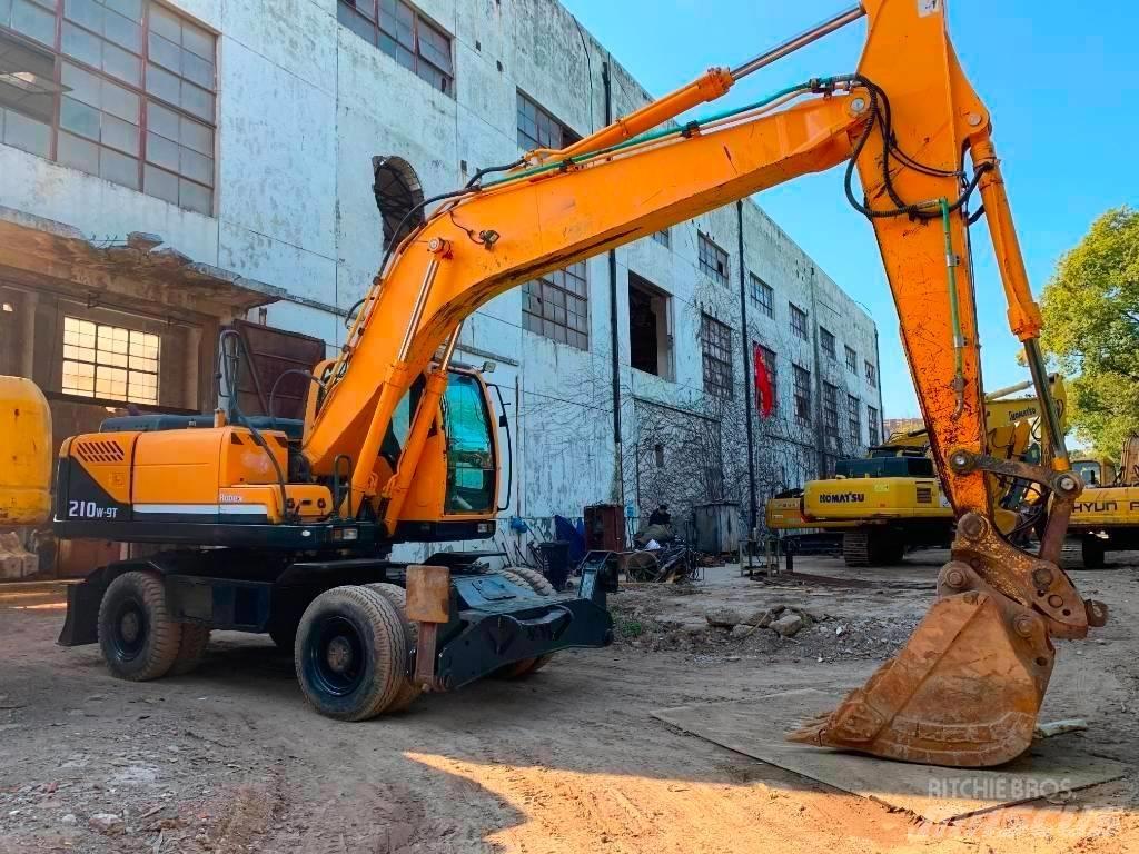 Hyundai R210W-9 Paletli ekskavatörler