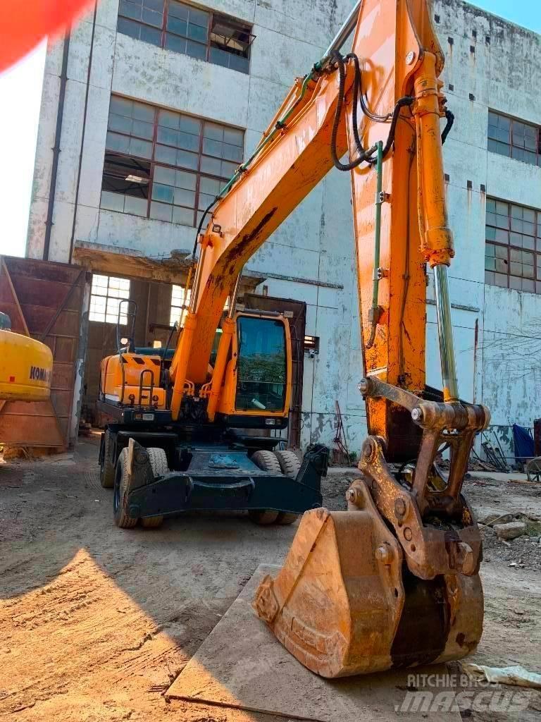 Hyundai R210W-9 Paletli ekskavatörler