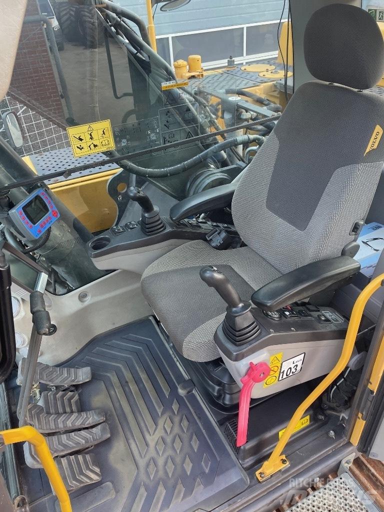 Volvo EC250DL Paletli ekskavatörler