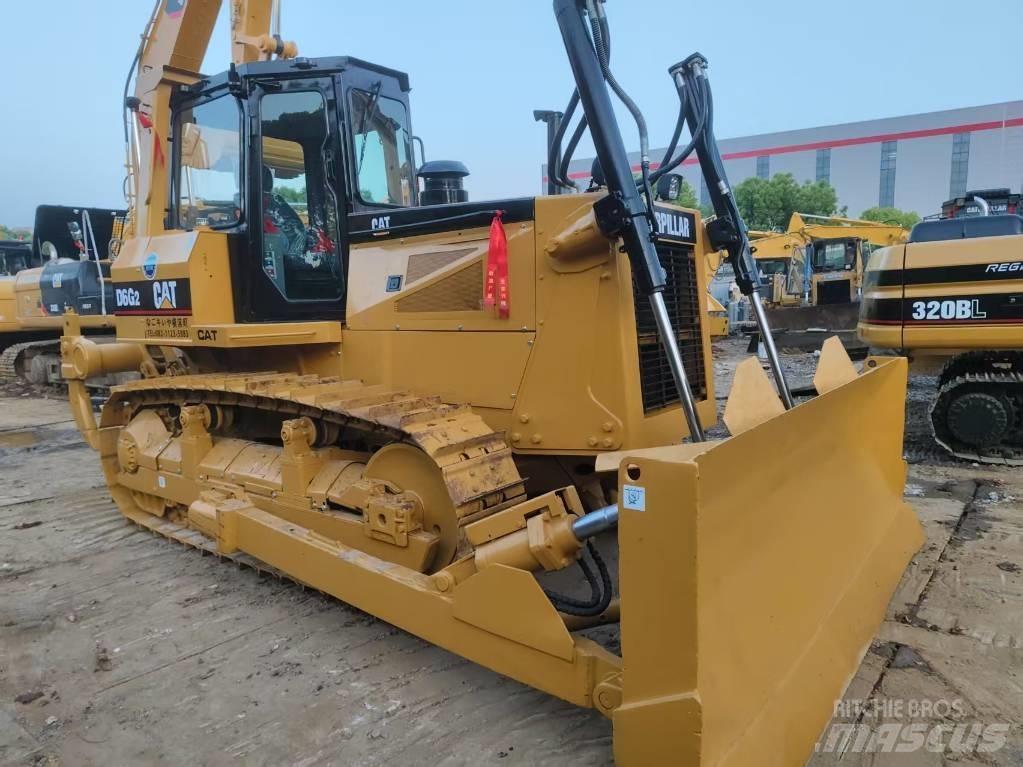 CAT D6G2 Paletli ekskavatörler