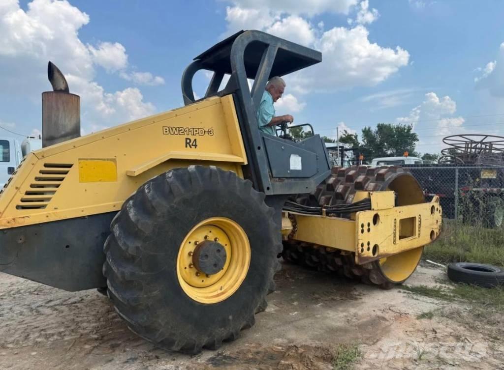 Bomag BW 211 P D-3 Tek tamburlu silindirler