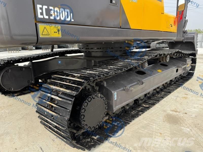 Volvo EC 300 D L Paletli ekskavatörler