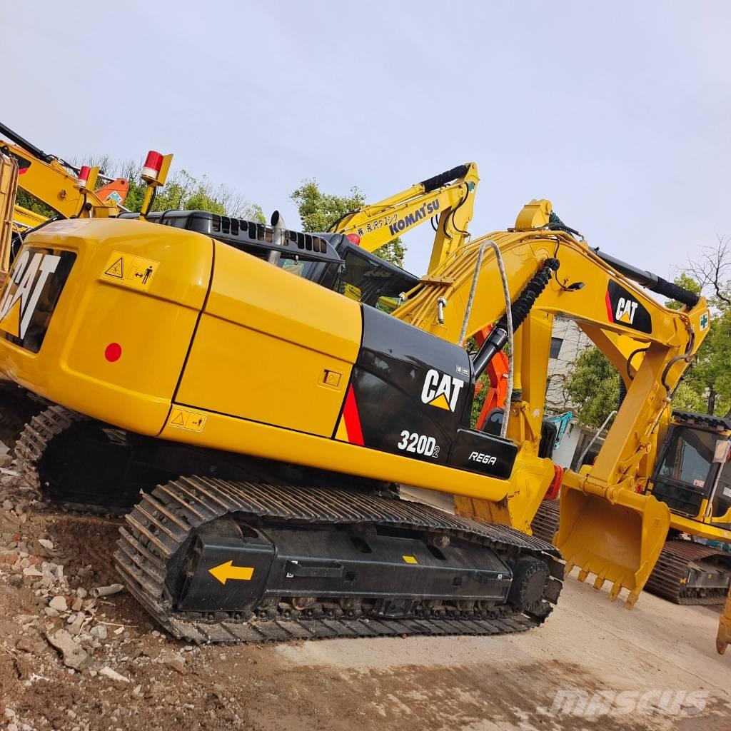 CAT 320 D2L Paletli ekskavatörler