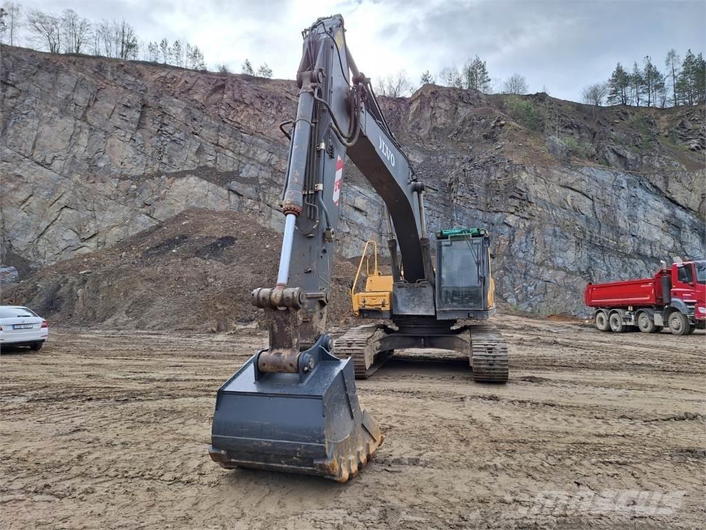Volvo EC 240 CL Diger