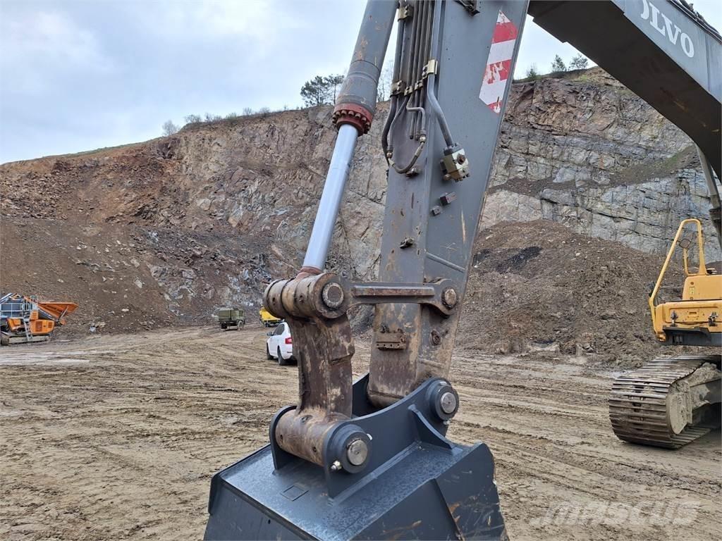 Volvo EC 240 CL Diger