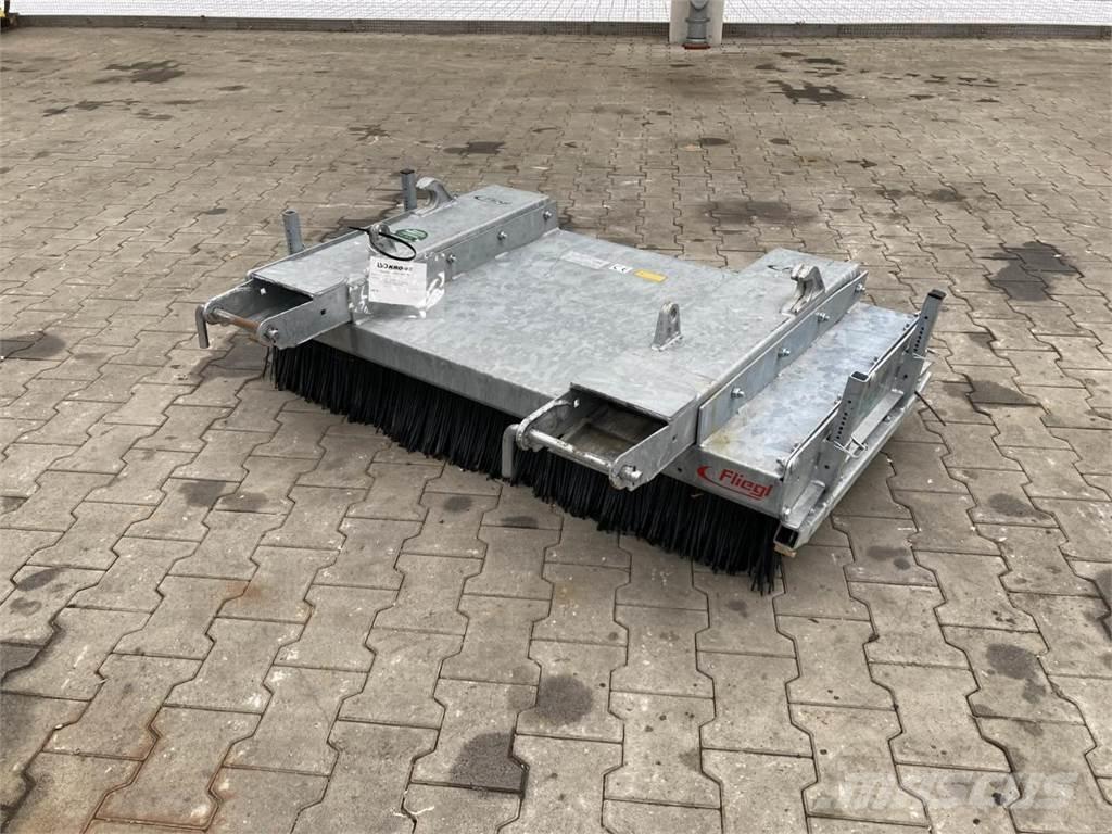 Fliegl Löwe 1,50m Cadde süpürücüler