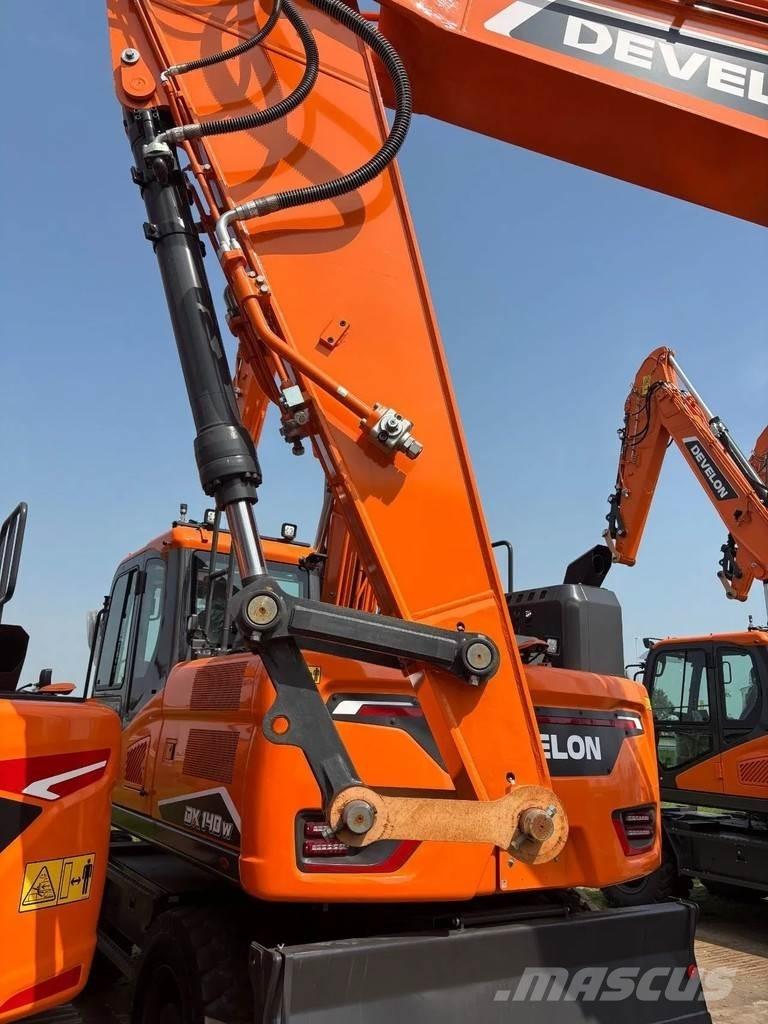 Develon DX255LC-7 Paletli ekskavatörler
