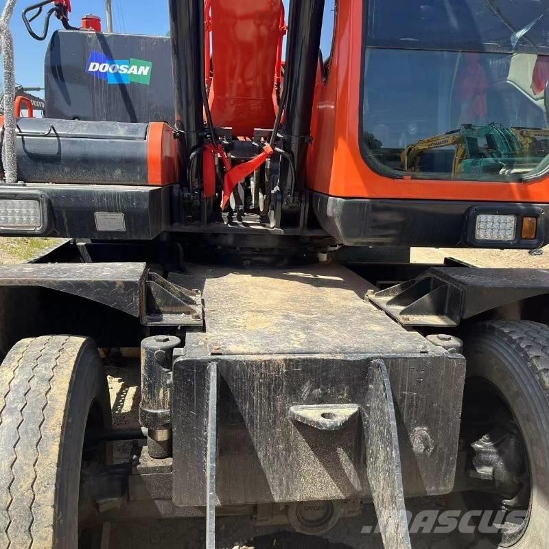 Doosan DX150W Lastik tekerli ekskavatörler