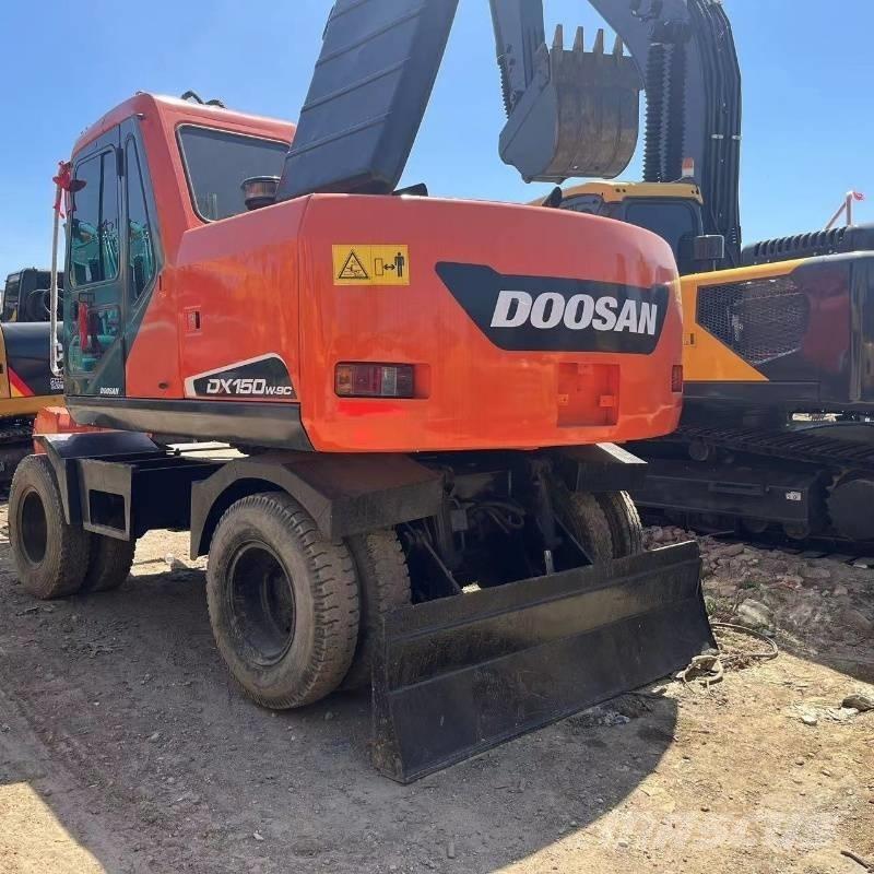 Doosan DX150W Lastik tekerli ekskavatörler