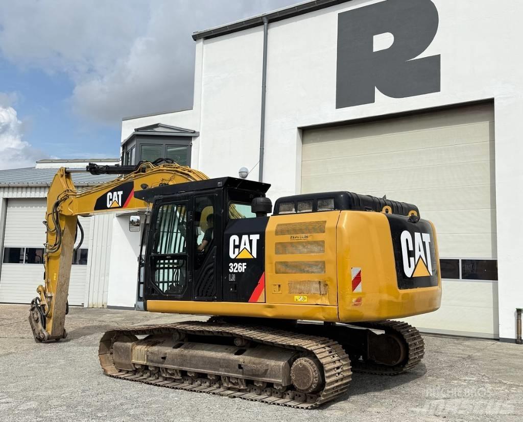 CAT 326F LN Paletli ekskavatörler