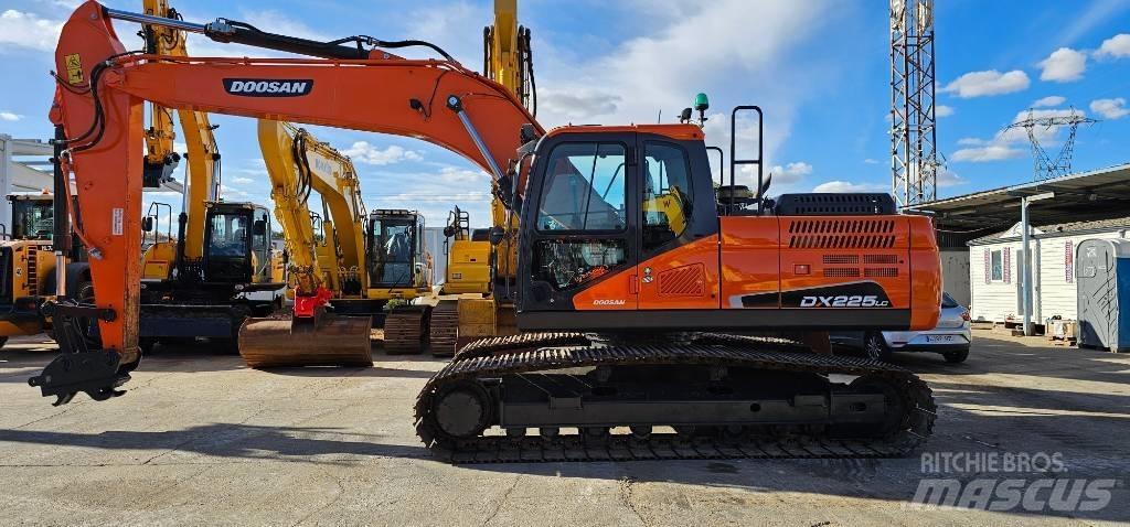 Doosan DX 225 Paletli ekskavatörler
