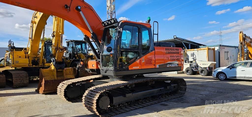 Doosan DX 225 Paletli ekskavatörler