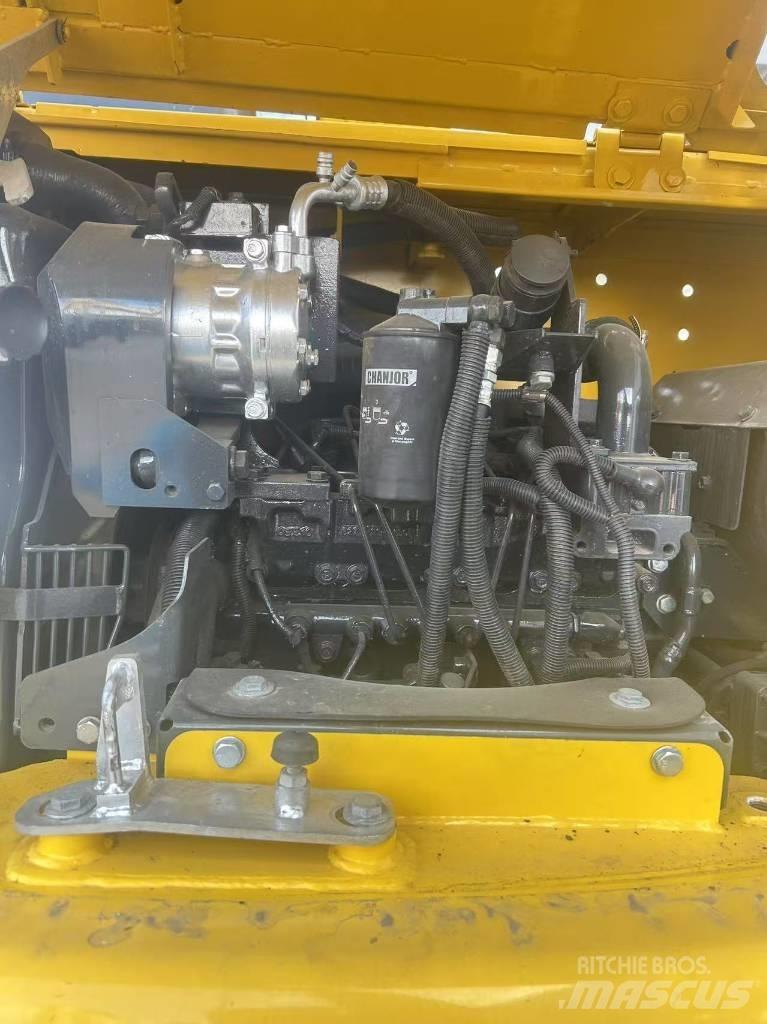 Komatsu PC 70 Paletli ekskavatörler