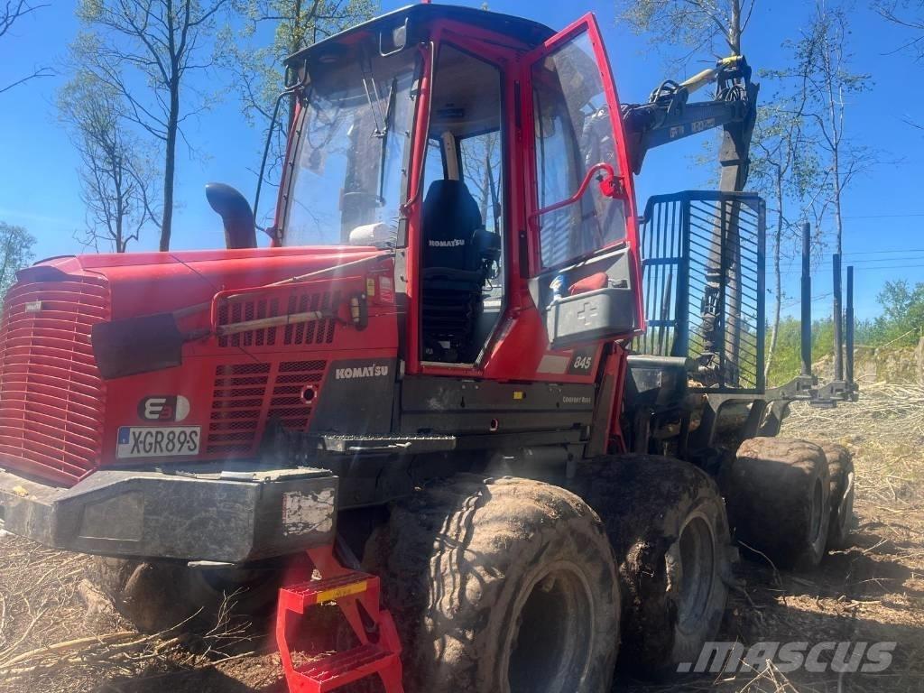Komatsu 845 Tomruk yükleyici traktörler