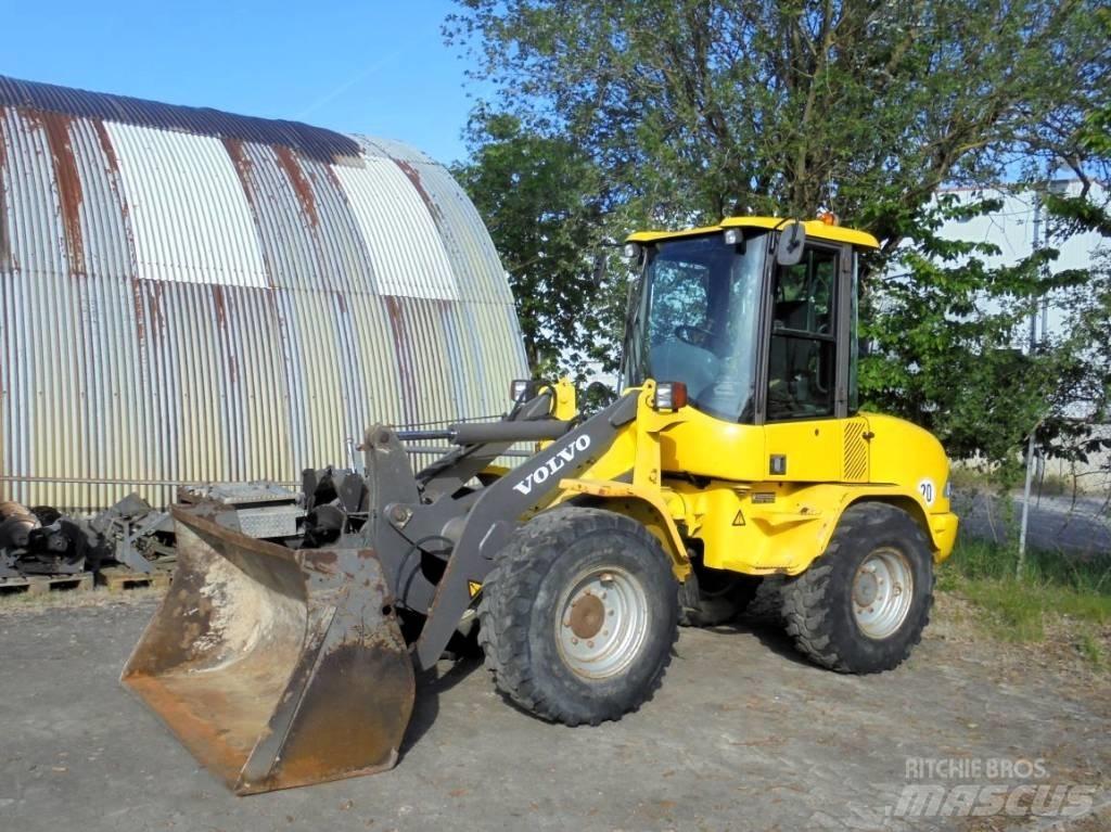 Volvo L 30 B-Z/X Tekerlekli yükleyiciler
