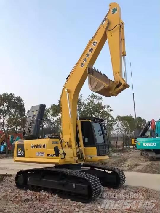 Komatsu PC200-8 Paletli ekskavatörler