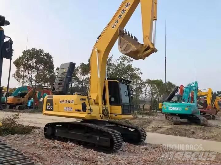 Komatsu PC200-8 Paletli ekskavatörler