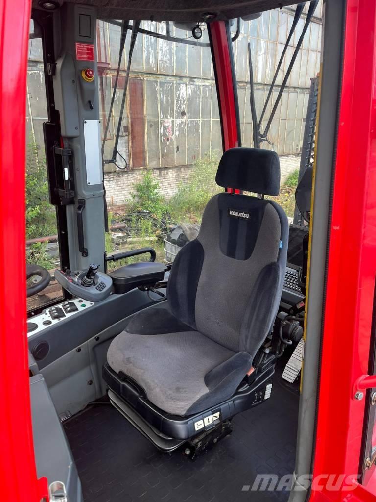 Komatsu 875 Tomruk yükleyici traktörler